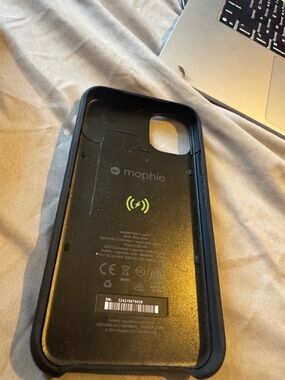 mophie Black Wireless Charging Battery Case with Green Charge Icon
